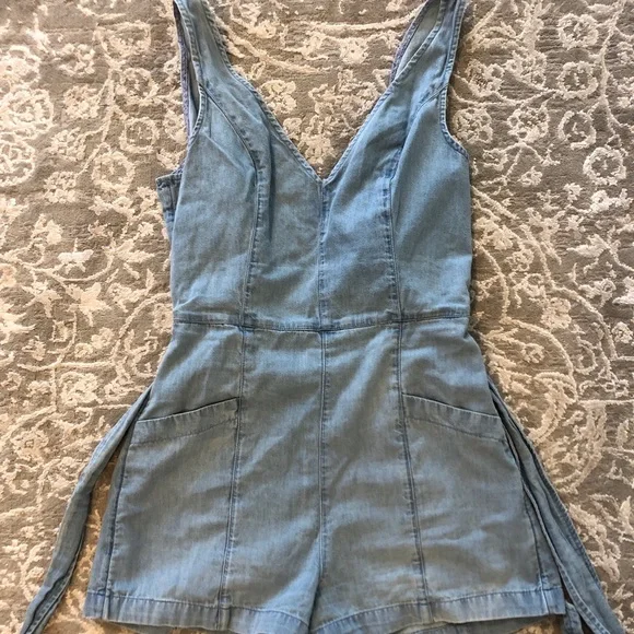 Aerie Wrap Back Romper Size Medium - Picture 2 of 7